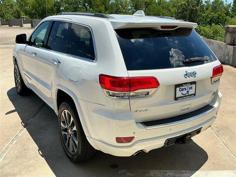 Used 2018 Jeep Grand Cherokee Overland AWD/4WD image 4