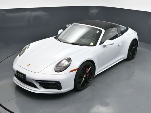 Certified 2024 Porsche 911 Targa 4S AWD/4WD image 12