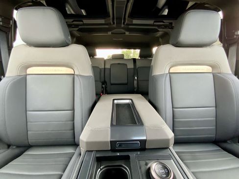 New 2025 GMC Hummer EV 3X w/ LPO, Illumination Package image 32