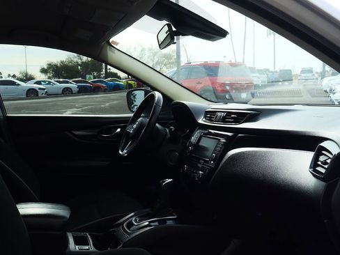 Used 2022 Nissan Rogue Sport SV image 30