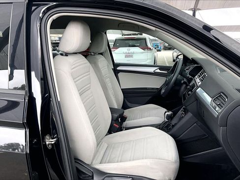 Used 2022 Volkswagen Tiguan S image 8