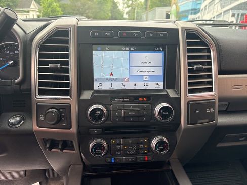 Used 2017 Ford F250 Platinum w/ Platinum Ultimate Package AWD/4WD image 19
