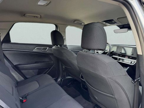 Used 2023 Kia Sportage LX image 41