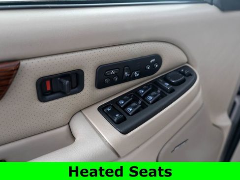 Used 2004 Cadillac Escalade AWD image 23