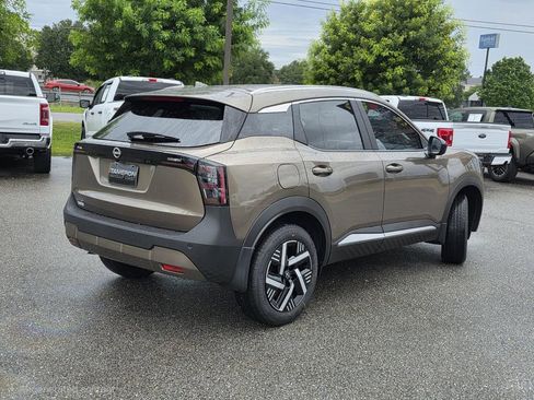 New 2026 Nissan Kicks SV w/ SV Premium Package FWD image 5