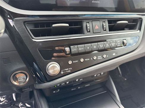 Certified 2022 Lexus ES 350 w/ Premium Package image 19