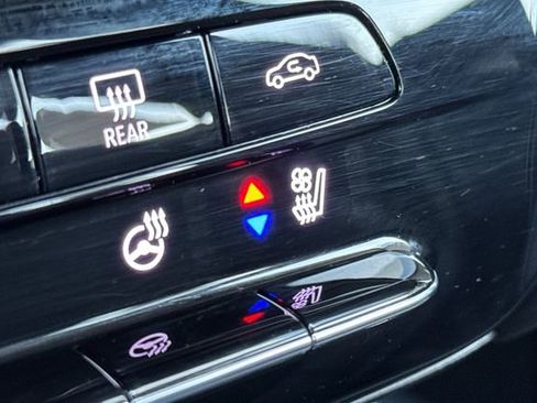 Used 2023 Chevrolet Bolt EUV Premier image 30