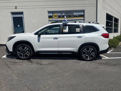 Used 2023 Subaru Ascent Touring AWD/4WD image 2