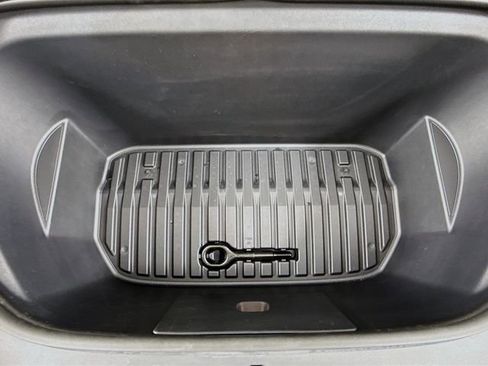 Used 2025 Tesla Model Y Long Range image 33