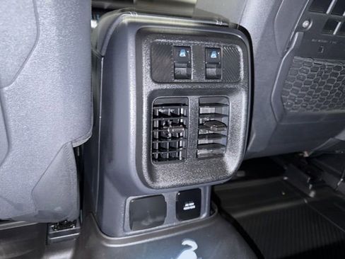 Used 2025 Ford Bronco Badlands AWD/4WD image 35