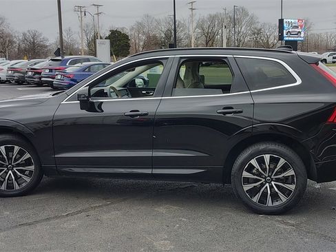 Certified 2023 Volvo XC60 B5 Core w/ Climate Package image 5