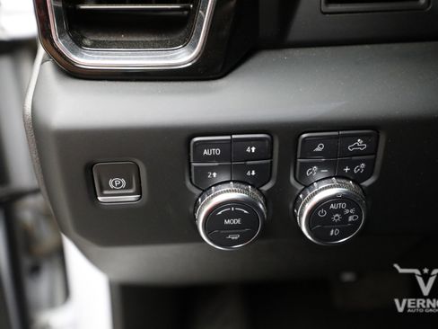 Used 2024 GMC Sierra 1500 Denali AWD/4WD image 17