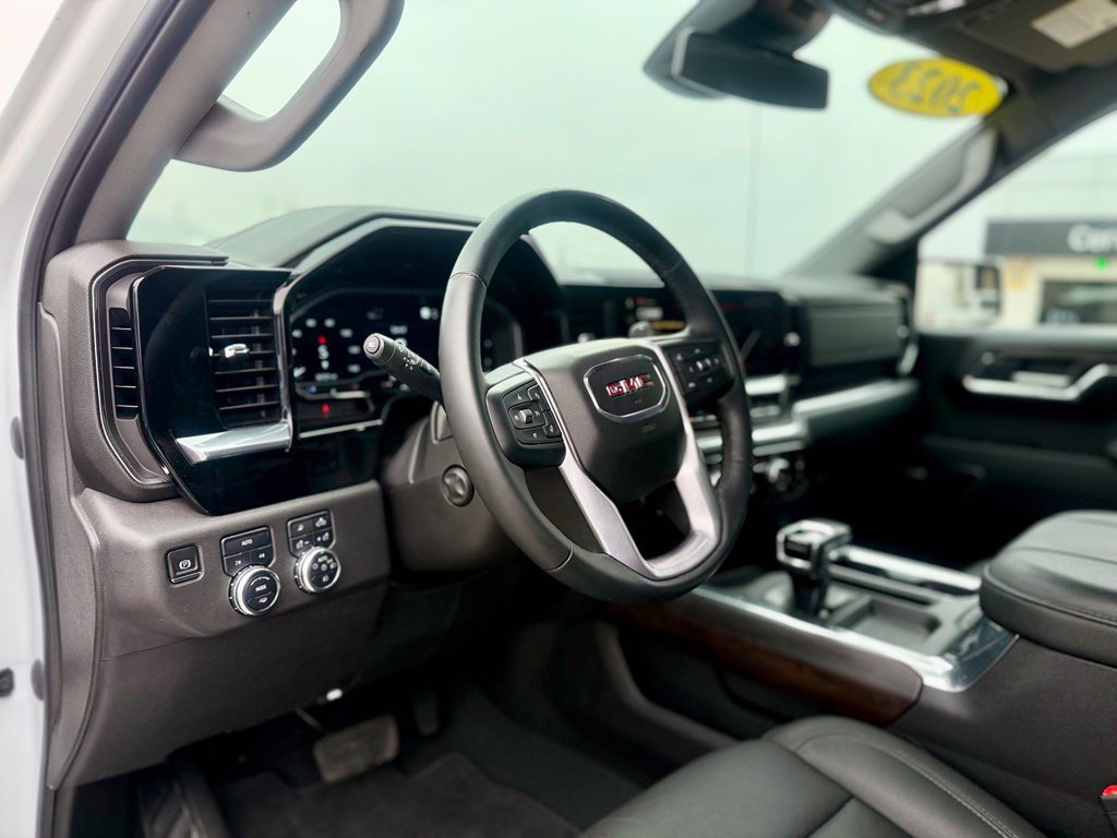 Used 2023 GMC Sierra 1500 SLT AWD/4WD image 8