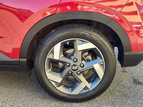 Used 2023 Hyundai Venue SEL image 30