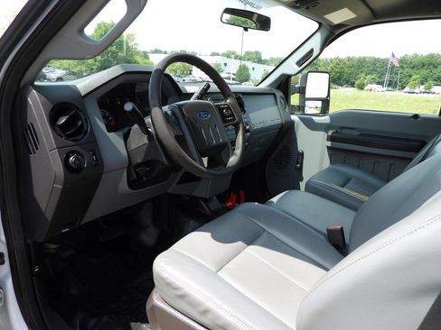Used 2016 Ford F250 XL w/ Camper Package RWD image 15