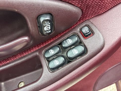 Used 1998 Chevrolet Lumina FWD image 19