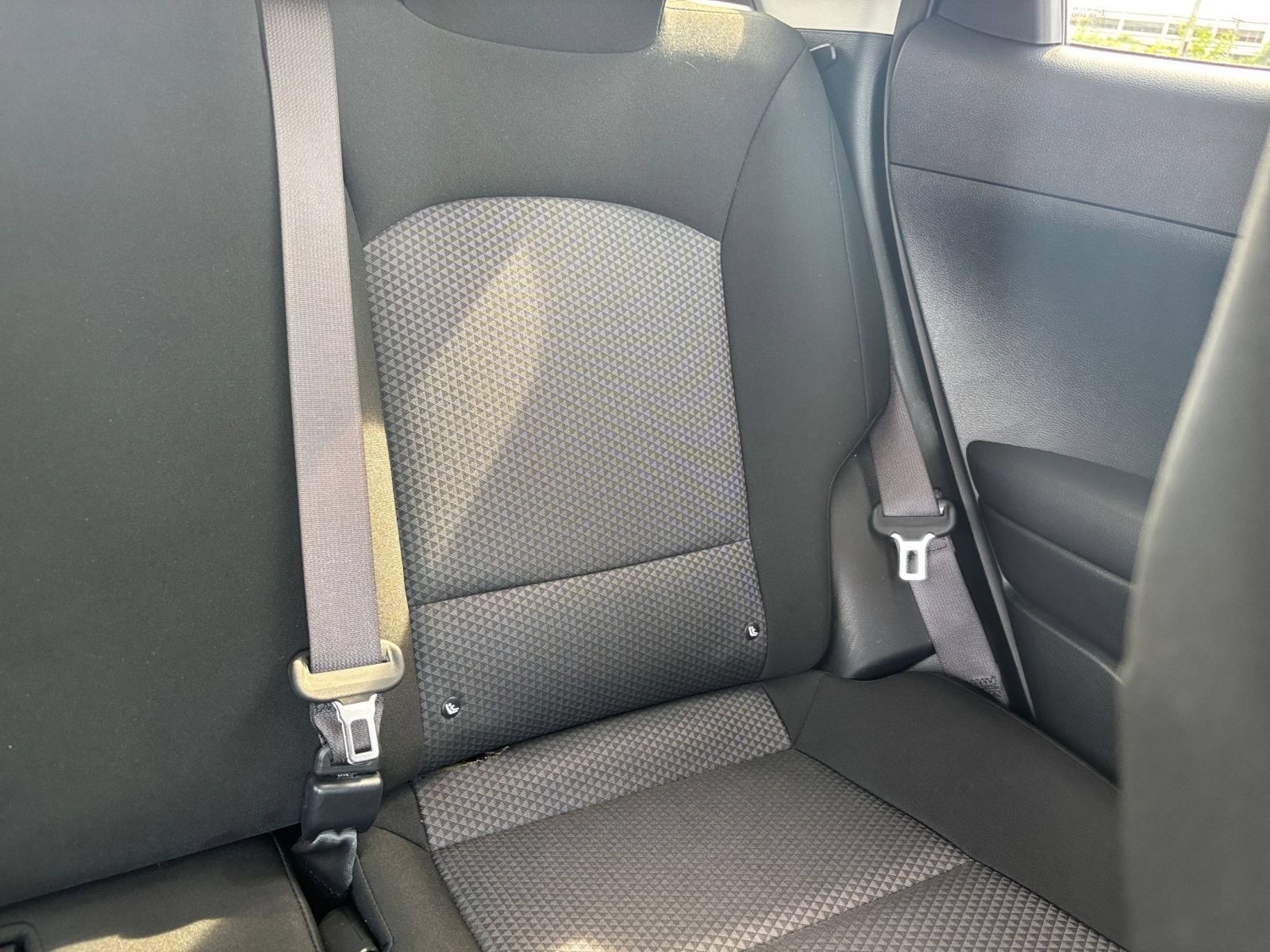 Used 2025 Kia Soul LX w/ LX Technology Package FWD image 34