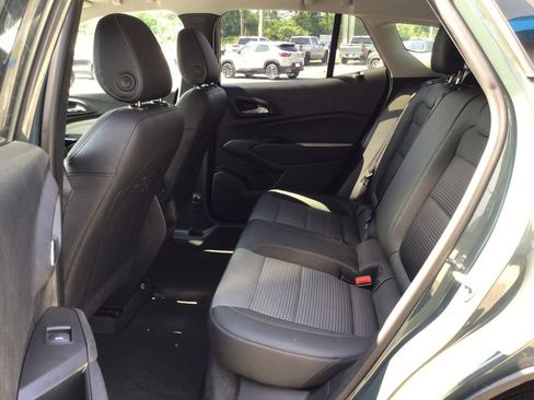 Used 2025 Chevrolet Trax LT FWD image 18
