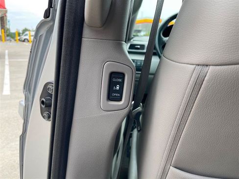 Used 2015 Honda Odyssey EX-L image 15