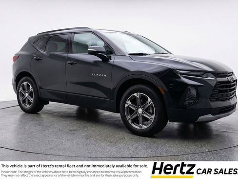 Used 2025 Chevrolet Blazer LT FWD image 1