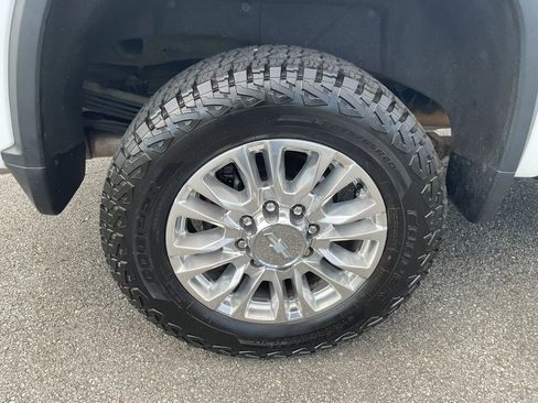 Used 2020 Chevrolet Silverado 2500 High Country w/ Z71 Off-Road Package AWD/4WD image 39