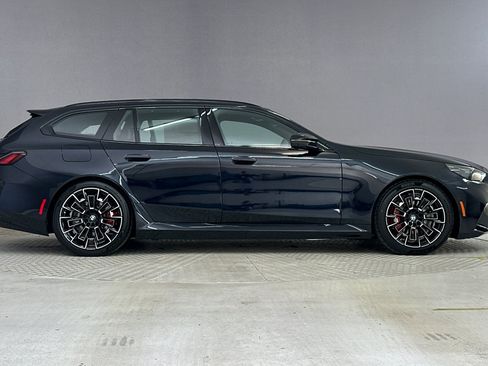 New 2026 BMW M5 Touring AWD/4WD image 7
