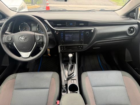Used 2017 Toyota Corolla LE FWD image 6
