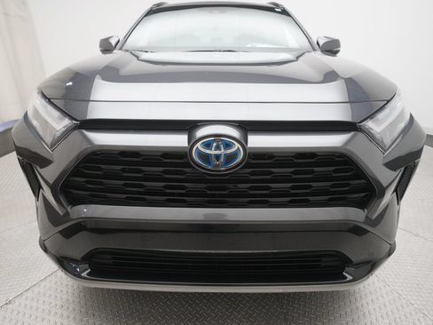 Used 2023 Toyota RAV4 SE w/ SE Grade Weather Package AWD/4WD image 21