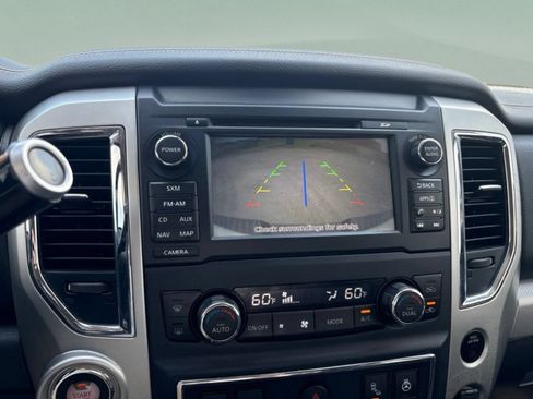 Used 2017 Nissan Titan PRO-4X w/ Pro-4x Convenience Package AWD/4WD image 16