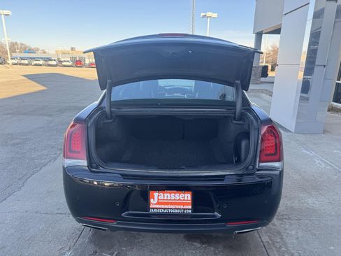 Used 2023 Chrysler 300 S image 6