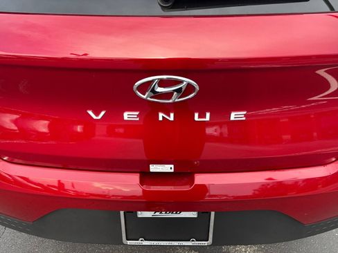 Certified 2025 Hyundai Venue Limited image 14