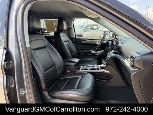 Used 2024 Ford Explorer XLT w/ Equipment Group 202A AWD/4WD image 30