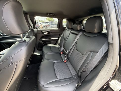 New 2026 Jeep Compass Latitude AWD/4WD image 16