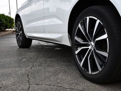 Used 2024 Volvo XC60 B5 Plus w/ Climate Package AWD/4WD image 9