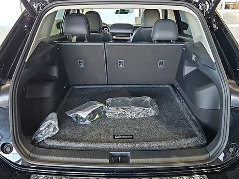 New 2026 Volkswagen Tiguan SE AWD/4WD image 19
