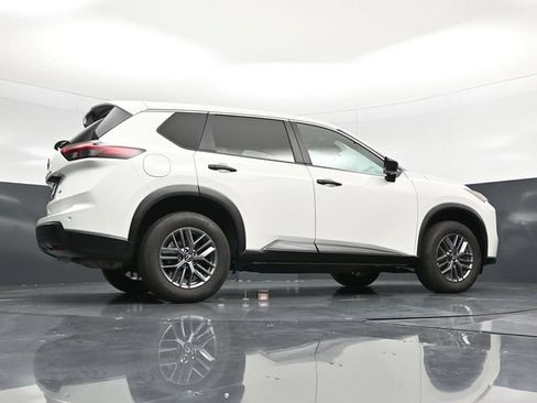Used 2024 Nissan Rogue S AWD/4WD image 49
