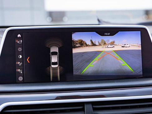 Used 2019 BMW 750i xDrive w/ Executive Package image 16