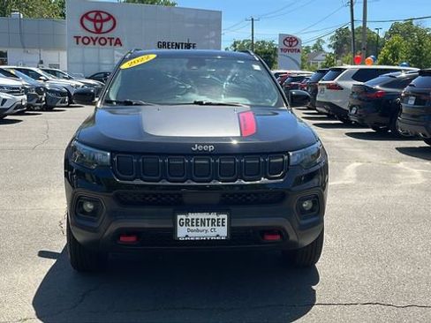 Used 2022 Jeep Compass Trailhawk w/ Trailhawk Convenience Group AWD/4WD image 2