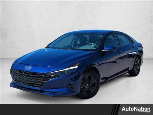 Used 2023 Hyundai Elantra SEL image 1