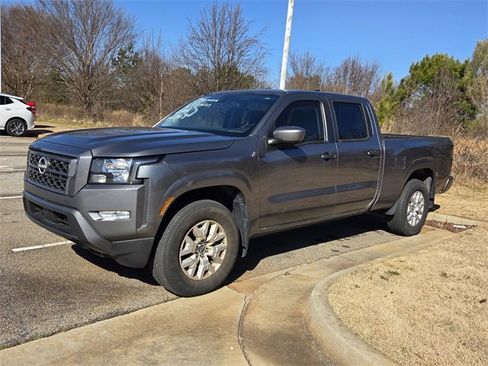 Used 2024 Nissan Frontier SV w/ Technology Package image 3