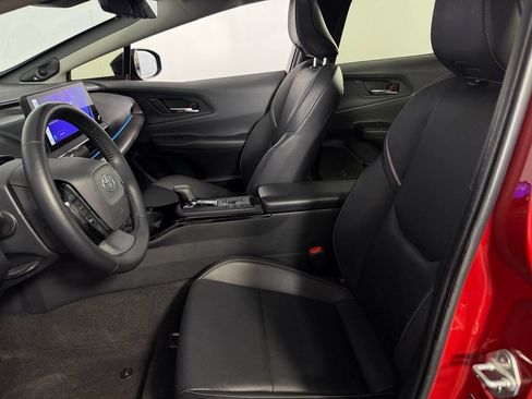 Used 2025 Toyota Prius Limited w/ Limited Premium Package FWD image 21
