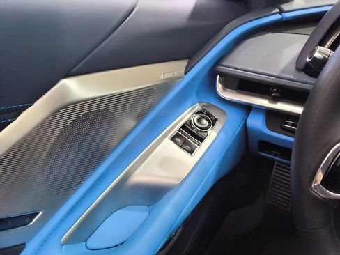 Used 2025 Chevrolet Corvette Stingray Premium Cpe w/ Z51 Performance Package RWD image 21