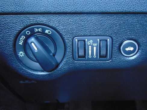 Used 2022 Dodge Charger SXT RWD image 32