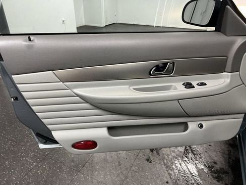 Used 2004 Ford Thunderbird Pacific Coast RWD image 19