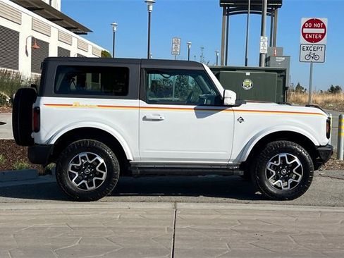 Used 2021 Ford Bronco Outer Banks image 3