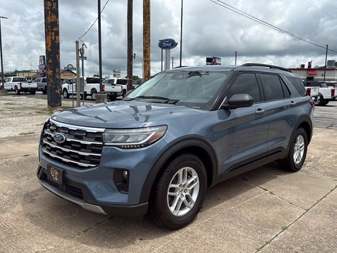 New 2026 Ford Explorer Active w/ Active Comfort Package RWD image 4