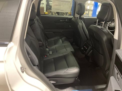 Used 2026 Lincoln Nautilus Premier w/ Equipment Group 102A image 7