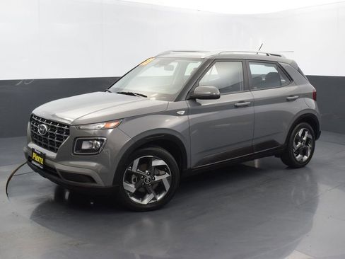 Used 2023 Hyundai Venue SEL w/ Cargo Package image 1