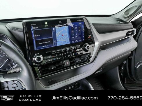 Used 2021 Toyota Highlander Platinum AWD/4WD image 12