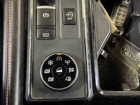 Used 2025 Nissan Pathfinder Rock Creek AWD/4WD image 30